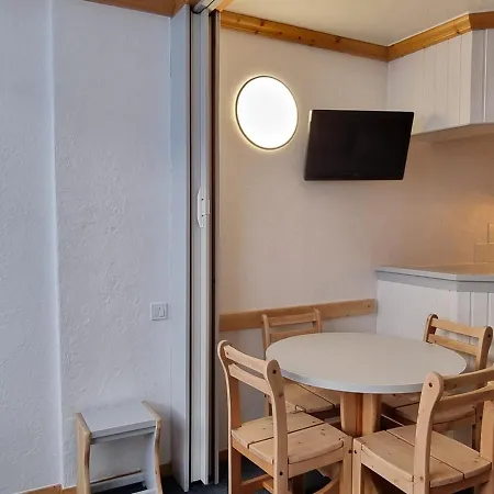 Divisible Aux Pieds Avec Balcon A Aime 2000 - Fr-1-181-2619