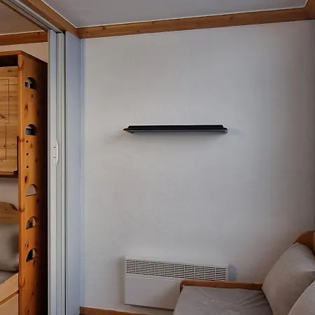 Divisible Aux Pieds Avec Balcon A Aime 2000 - Fr-1-181-2619 דירה