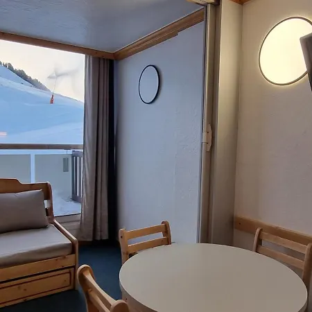 Divisible Aux Pieds Avec Balcon à Aime 2000 - Fr-1-181-2619 * La Plagne