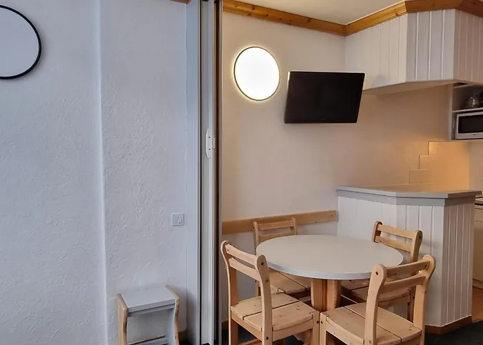 Divisible Aux Pieds Avec Balcon A Aime 2000 - Fr-1-181-2619