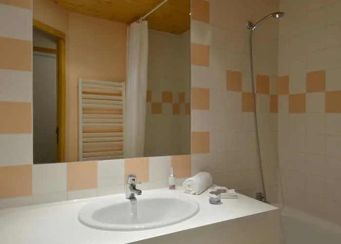 Apartman Divisible Aux Pieds Avec Balcon A Aime 2000 - Fr-1-181-2619